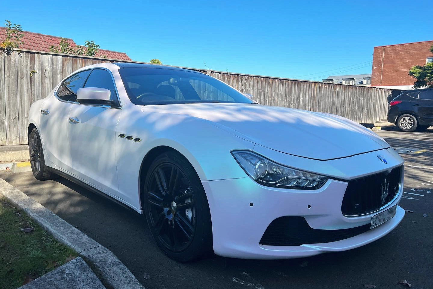 Glossy Pearl White Car Vinyl Wrap