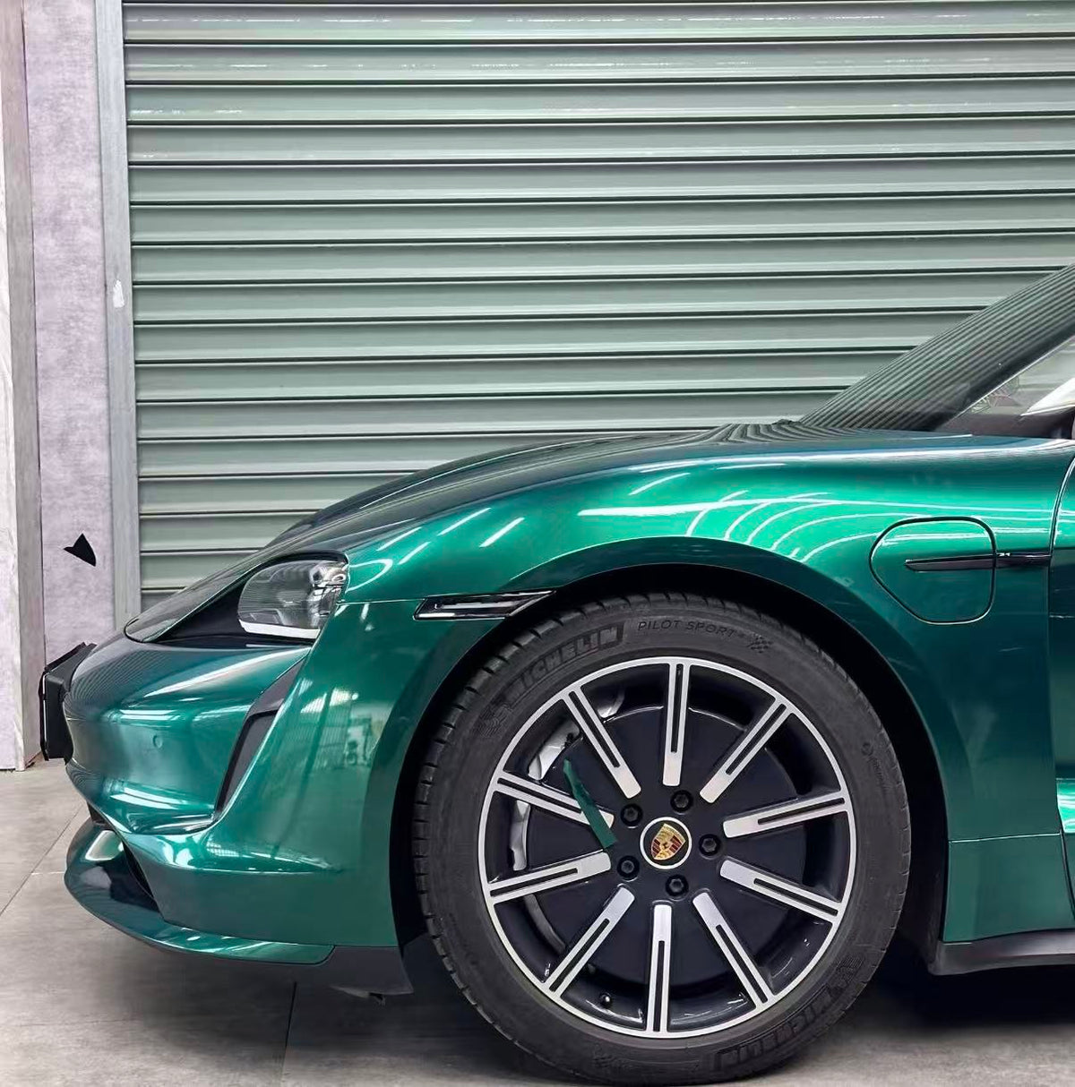 Glossy Metallic Deep Sea Green Metallic Vinyl Wrap