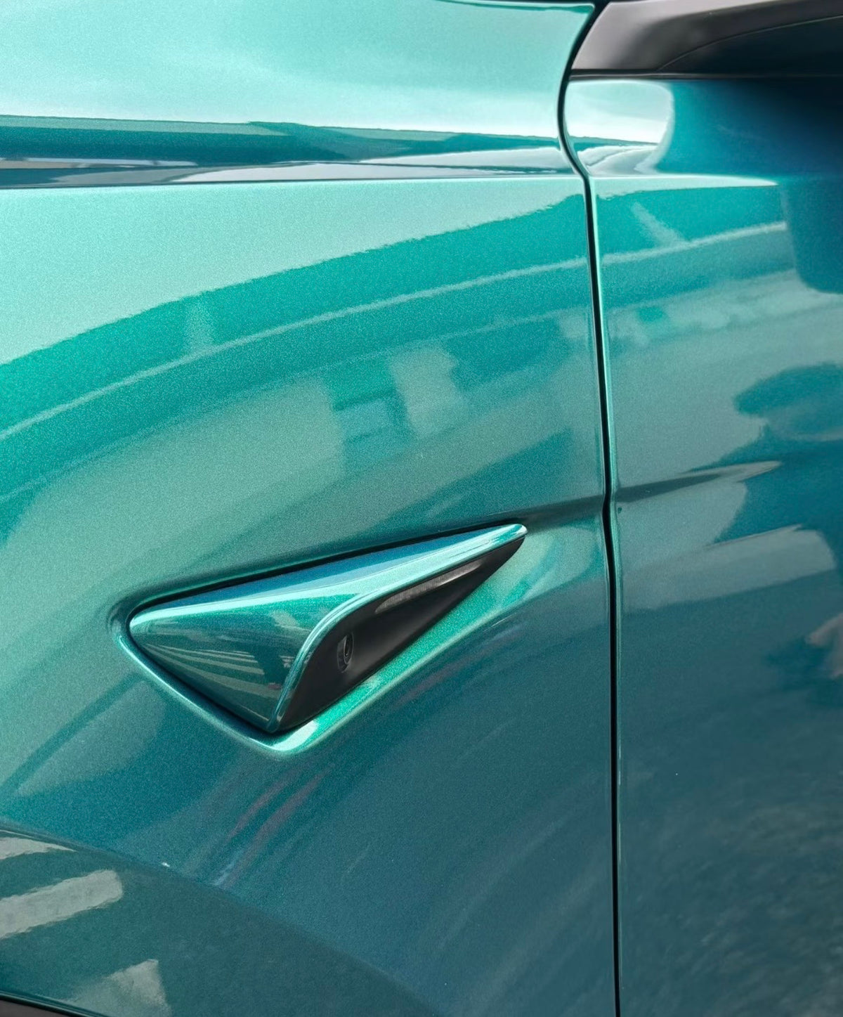 Glossy Metallic Parrot Green Metallic Vinyl Wrap