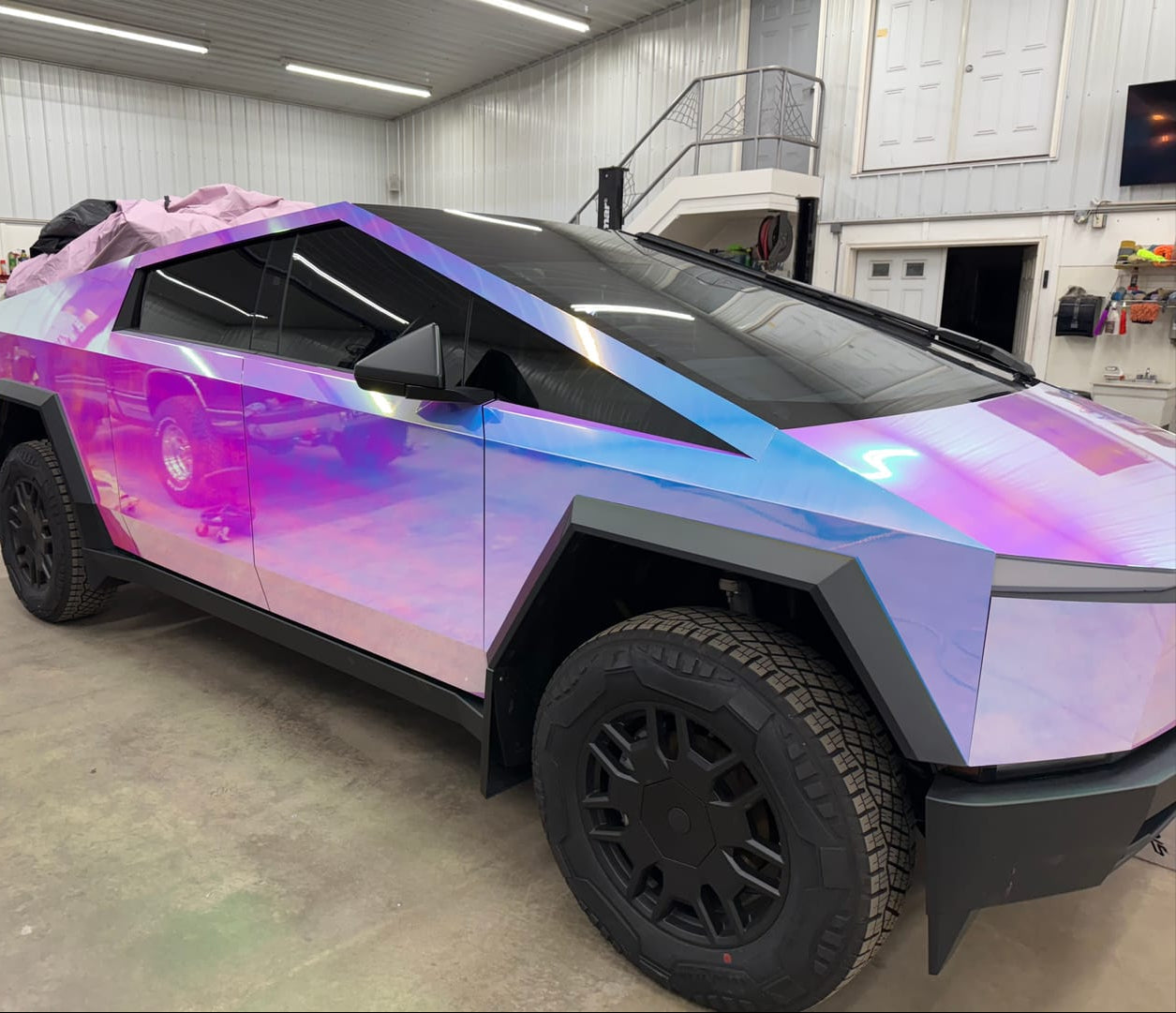 Opal Chrome White car wrap.